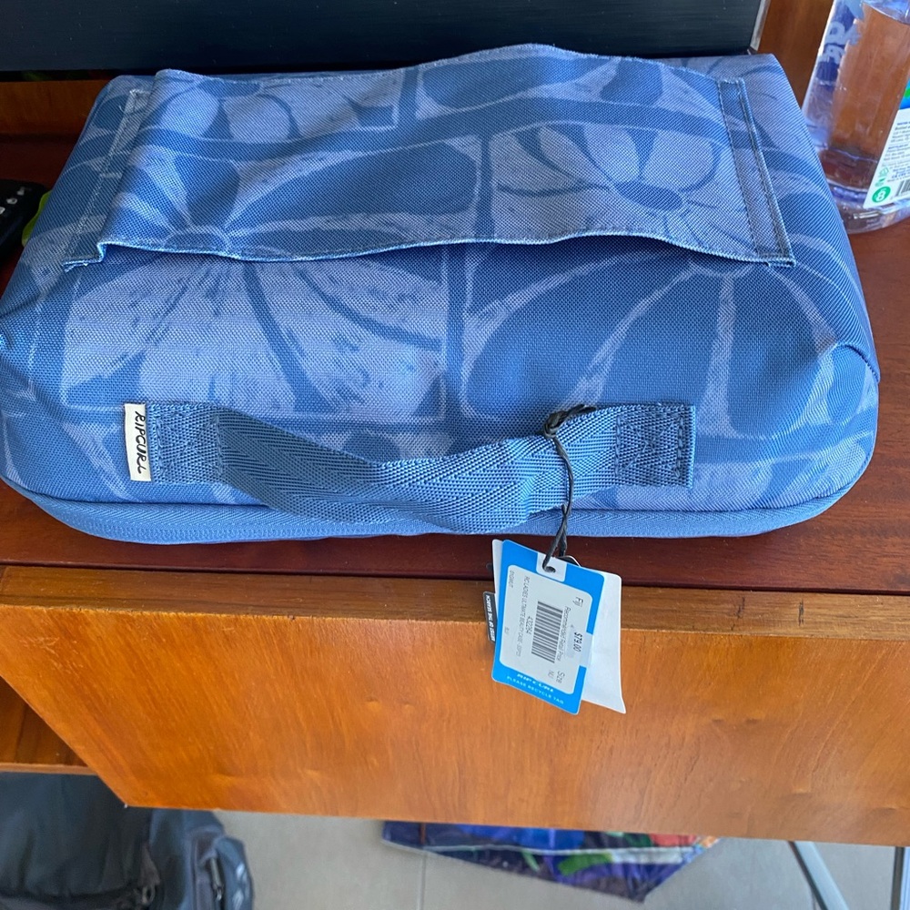 Rip Curl Hanging Toiletry Bag